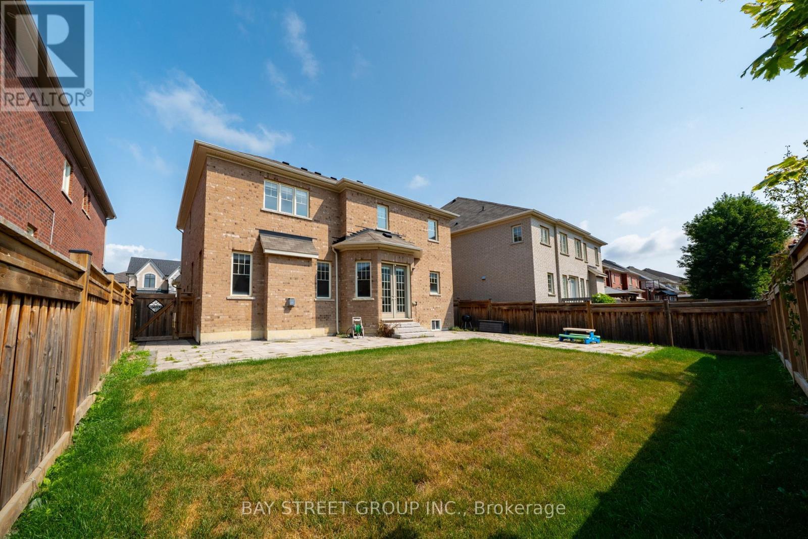 31 Woodgate Pines Drive, Vaughan, ON - Outdoor