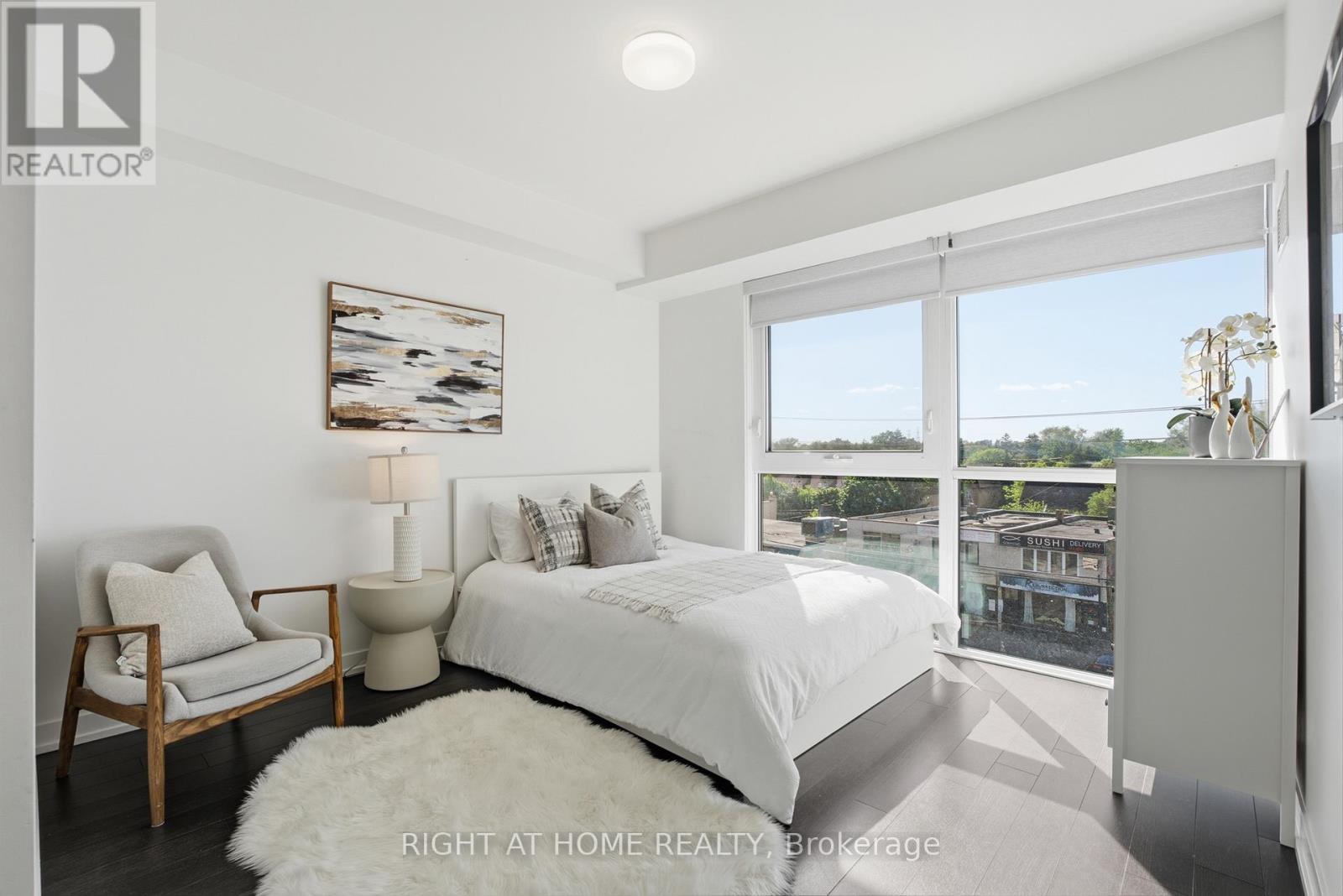 411 - 5101 Dundas Street W, Toronto, ON - Indoor Photo Showing Bedroom