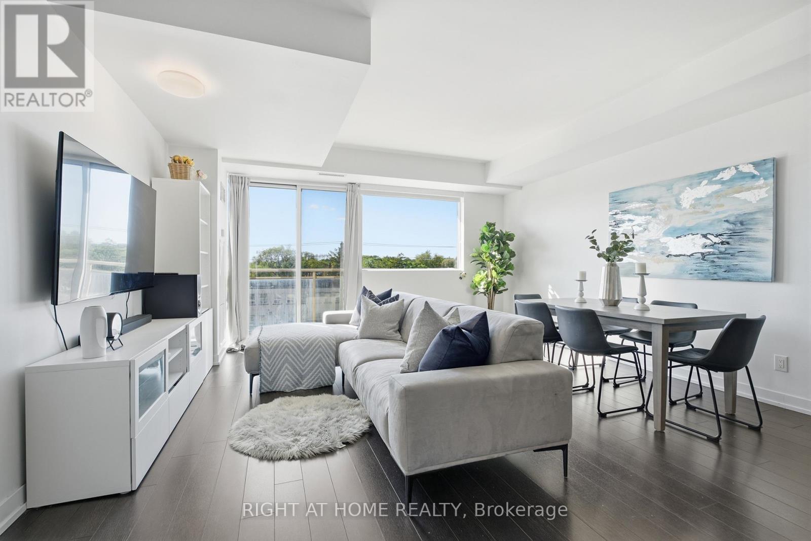411 - 5101 Dundas Street W, Toronto, ON - Indoor