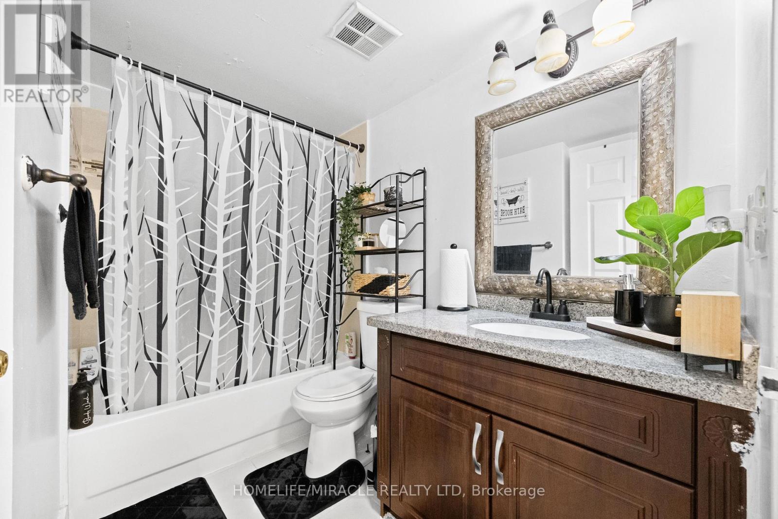406 - 325 Webb Drive, Mississauga, ON - Indoor Photo Showing Bathroom