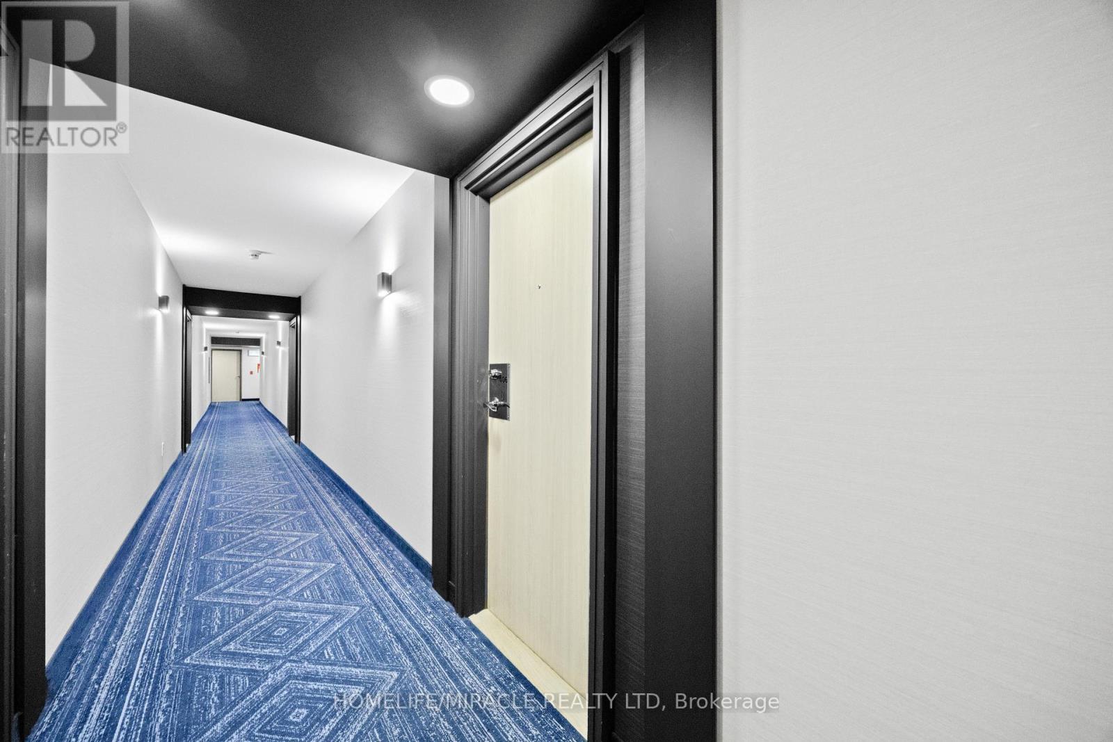 406 - 325 Webb Drive, Mississauga, ON - Indoor