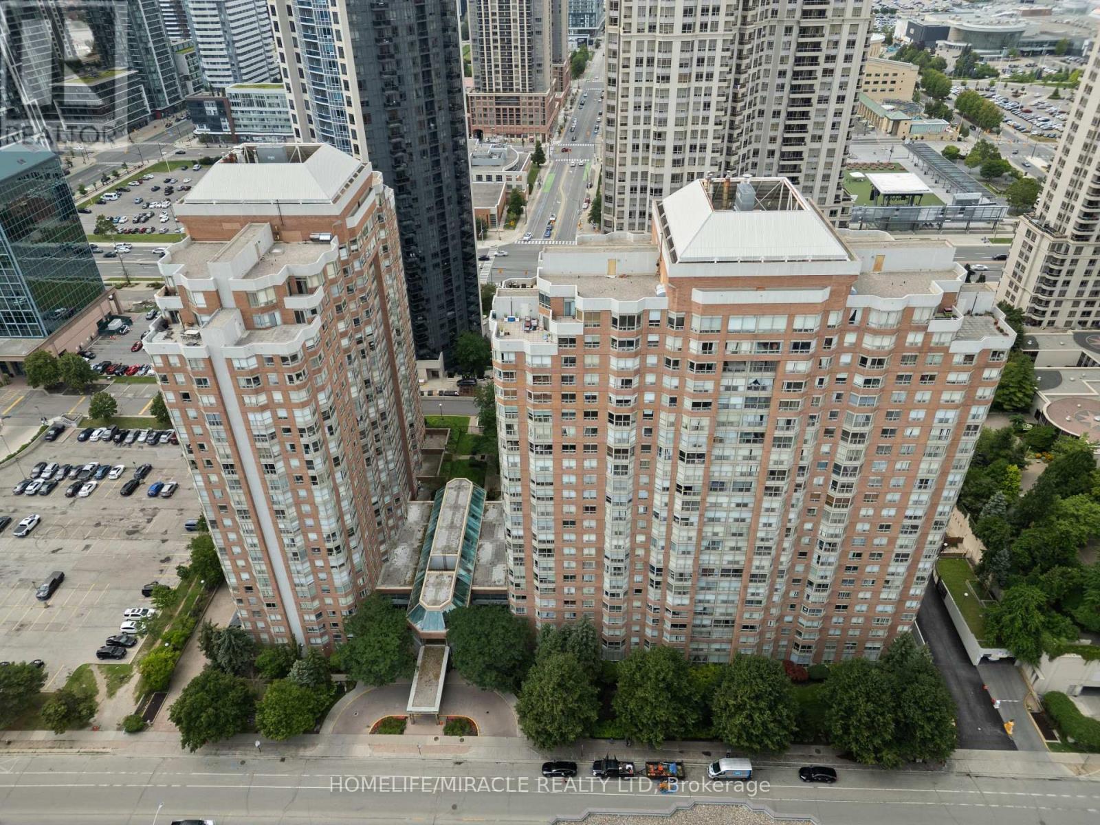406 - 325 Webb Drive, Mississauga, ON - Outdoor