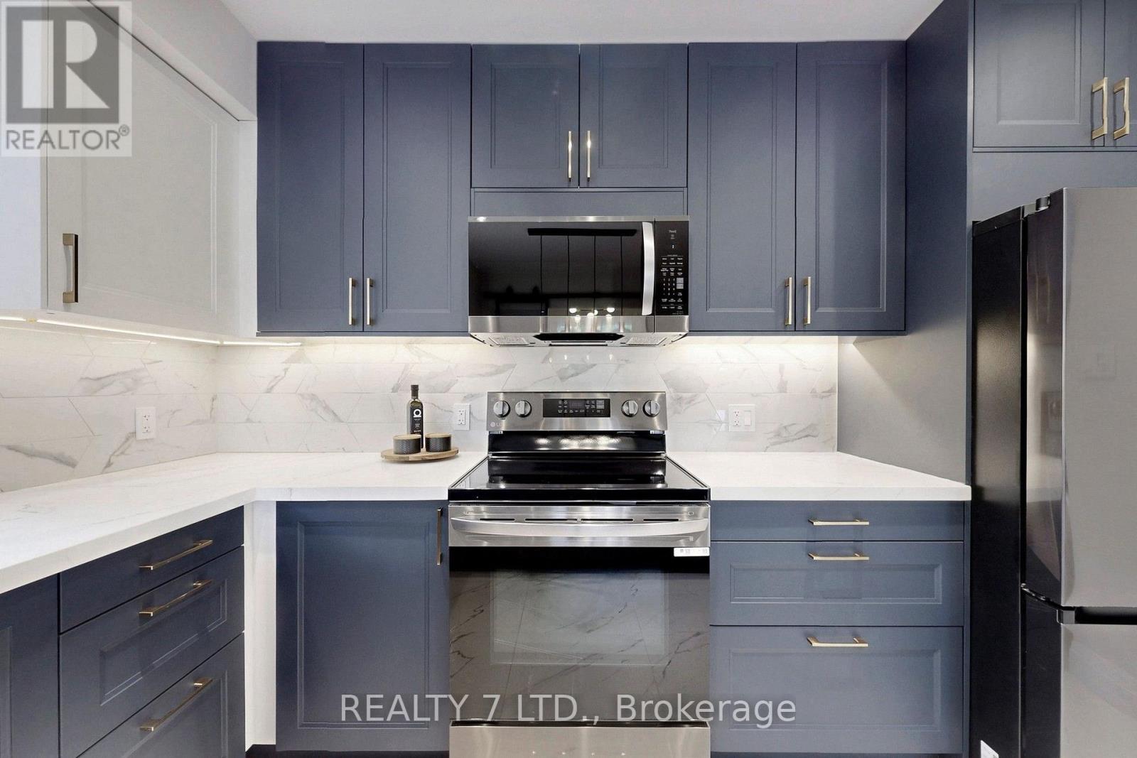 776 Garth Street, Hamilton, ON - Indoor Photo Showing Kitchen