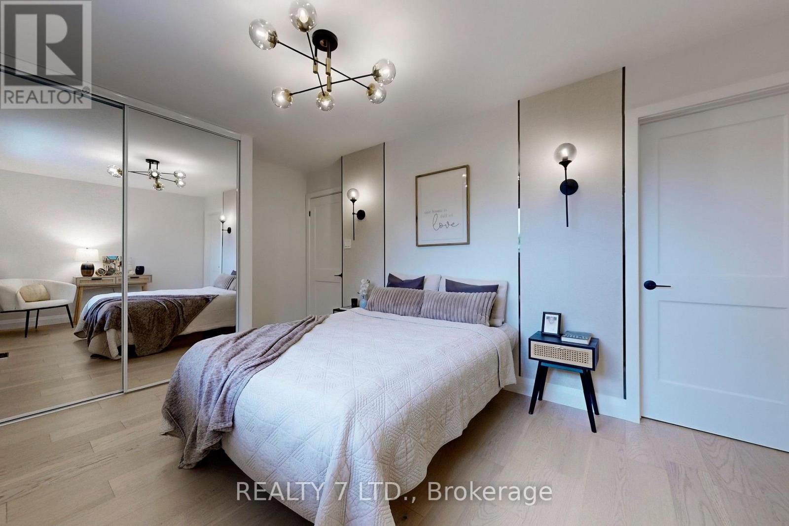 776 Garth Street, Hamilton, ON - Indoor Photo Showing Bedroom