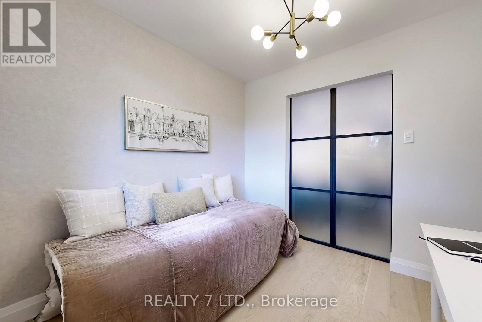 776 Garth Street, Hamilton, ON - Indoor Photo Showing Bedroom