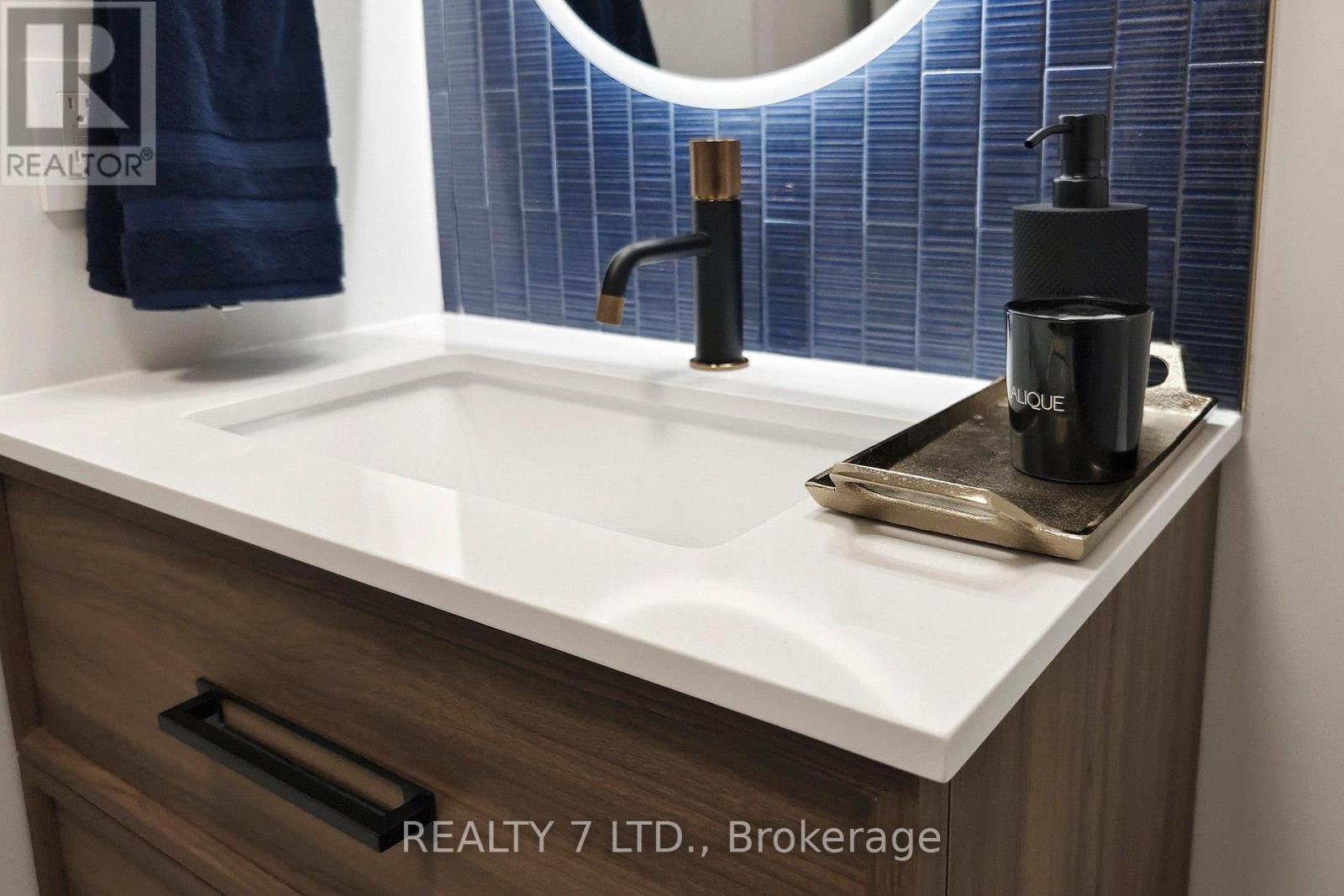 776 Garth Street, Hamilton, ON - Indoor Photo Showing Bathroom