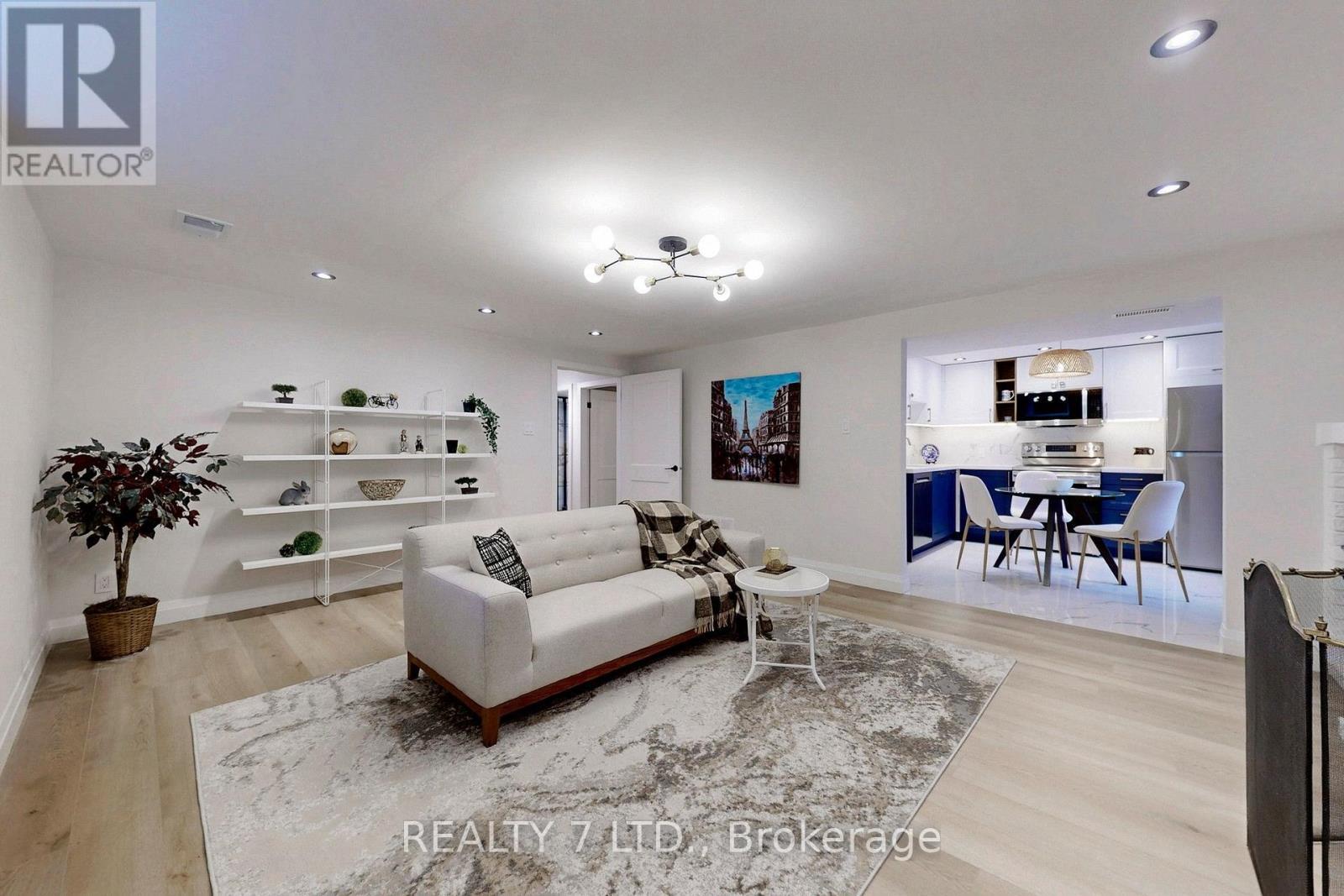 776 Garth Street, Hamilton, ON - Indoor Photo Showing Living Room