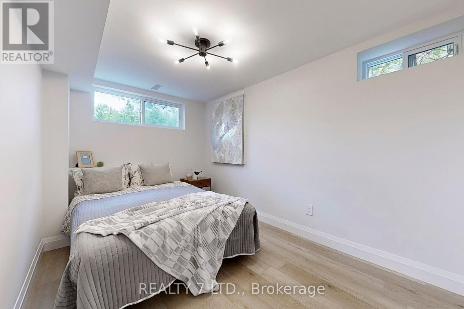 776 Garth Street, Hamilton, ON - Indoor Photo Showing Bedroom