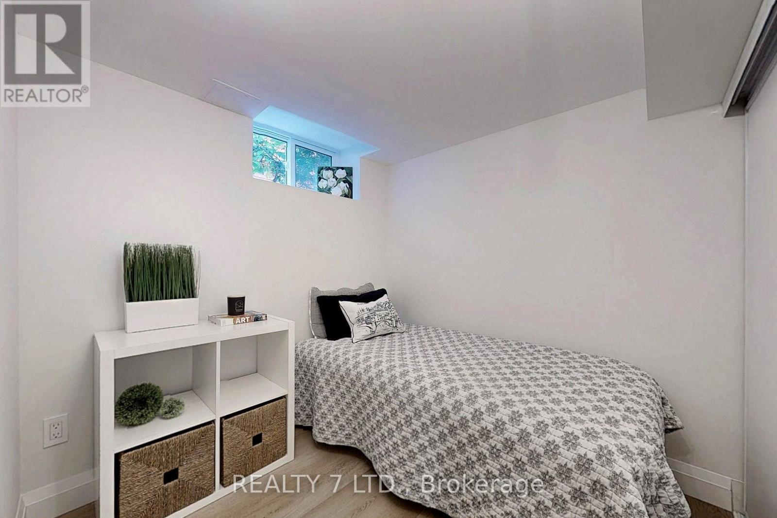 776 Garth Street, Hamilton, ON - Indoor Photo Showing Bedroom