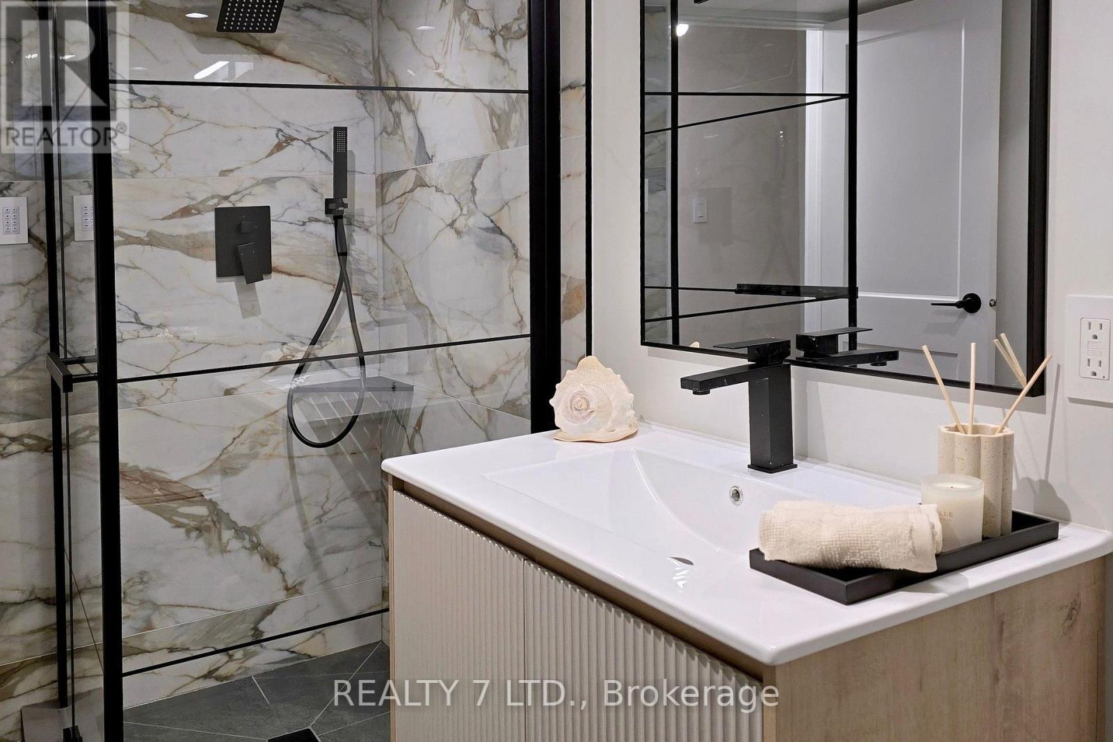 776 Garth Street, Hamilton, ON - Indoor