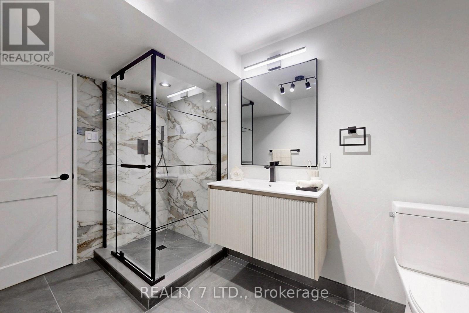 776 Garth Street, Hamilton, ON - Indoor