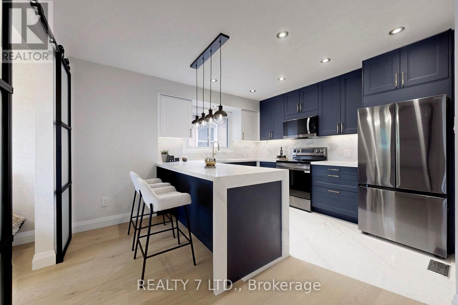 776 Garth Street, Hamilton, ON - Indoor Photo Showing Kitchen With Upgraded Kitchen