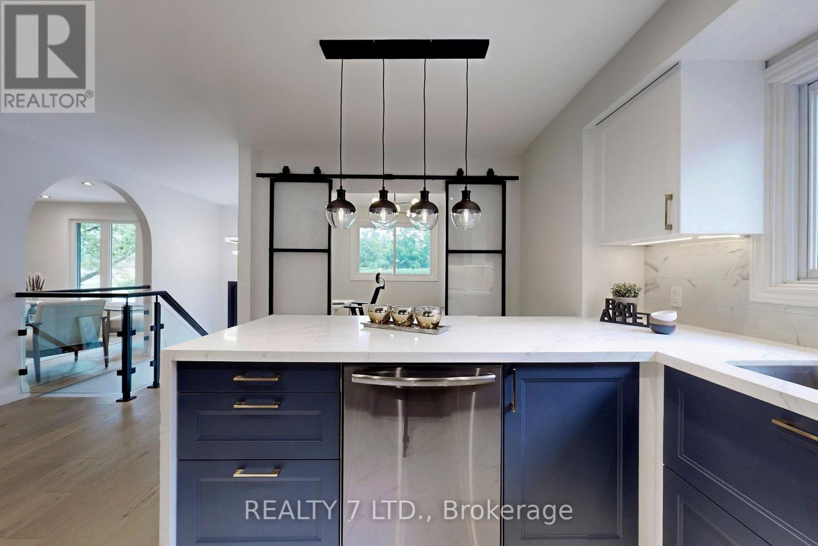 776 Garth Street, Hamilton, ON - Indoor Photo Showing Kitchen
