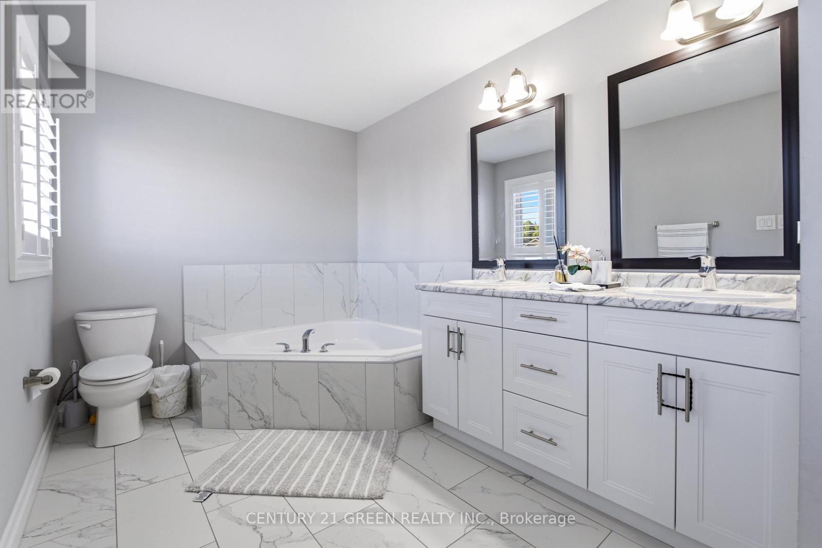 2824 Doyle Drive, London South, ON - Indoor Photo Showing Bathroom
