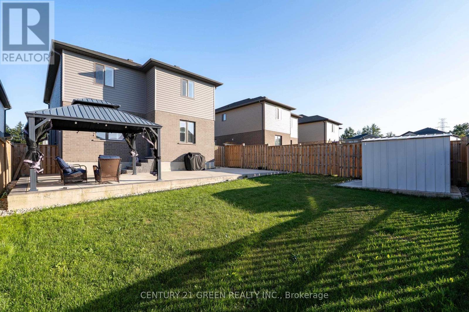 2824 Doyle Drive, London South, ON - Outdoor With Backyard