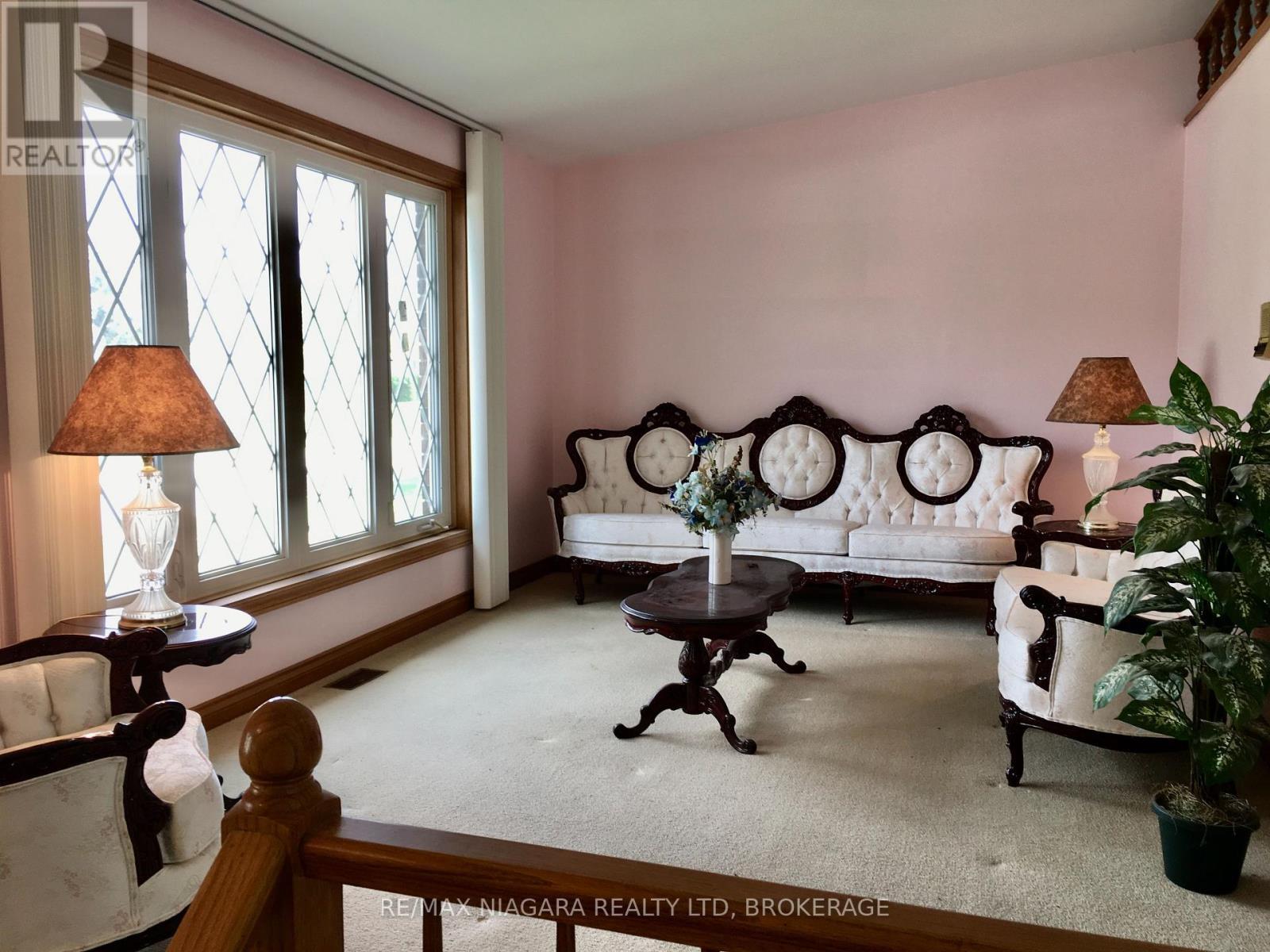 Large Living Room with Vault Ceilings - 4628 Baldwin Avenue, Niagara Falls (Ascot), ON - Indoor Photo Showing Other Room