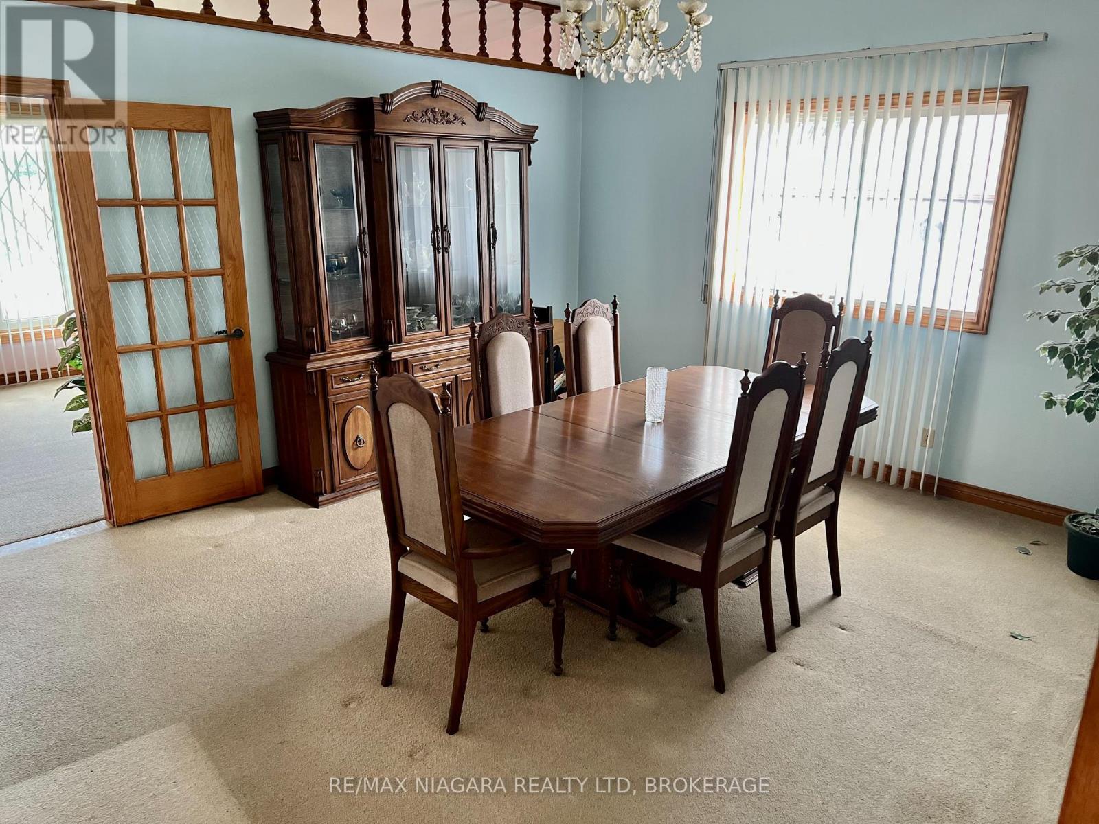 Vault Ceilings in Dining Room - 4628 Baldwin Avenue, Niagara Falls (Ascot), ON - Indoor Photo Showing Dining Room