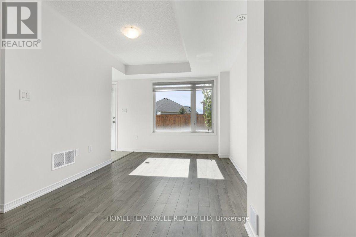 1392 Coral Springs Path, Oshawa, ON - Indoor Photo Showing Other Room
