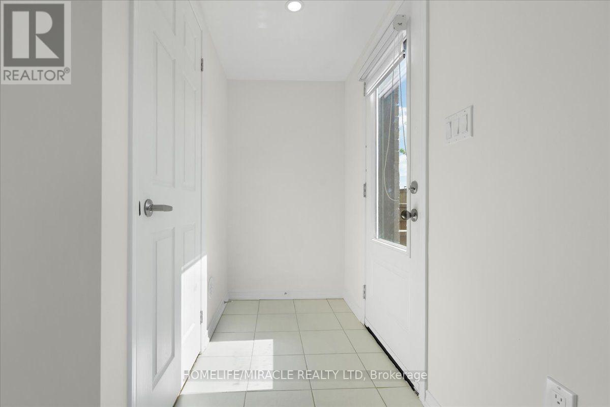 1392 Coral Springs Path, Oshawa, ON - Indoor Photo Showing Other Room