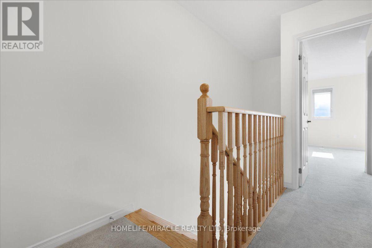 1392 Coral Springs Path, Oshawa, ON - Indoor Photo Showing Other Room