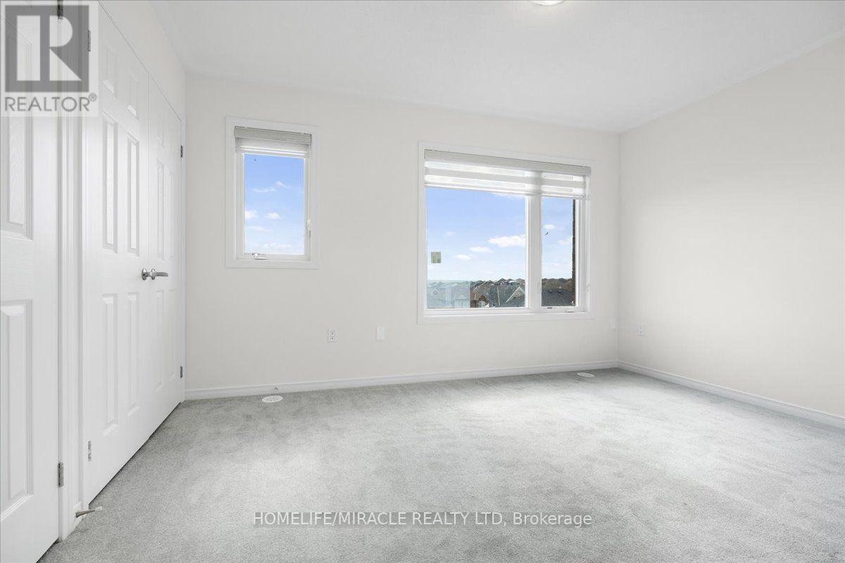 1392 Coral Springs Path, Oshawa, ON - Indoor Photo Showing Other Room