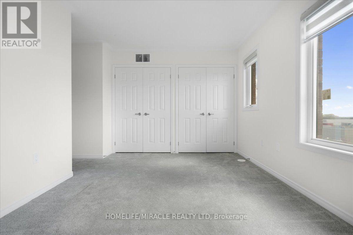 1392 Coral Springs Path, Oshawa, ON - Indoor Photo Showing Other Room
