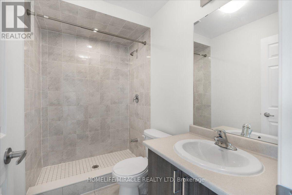 1392 Coral Springs Path, Oshawa, ON - Indoor Photo Showing Bathroom