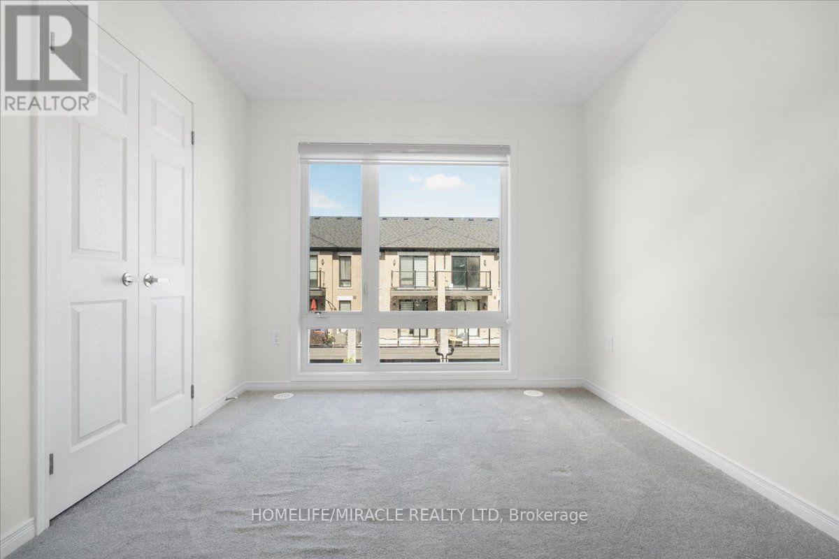 1392 Coral Springs Path, Oshawa, ON - Indoor Photo Showing Other Room