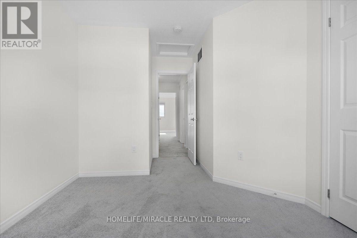 1392 Coral Springs Path, Oshawa, ON - Indoor Photo Showing Other Room