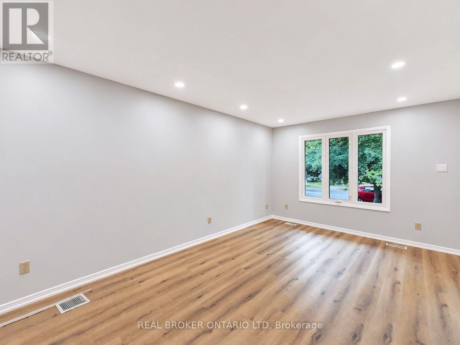 Living Room - 713 Railton Avenue, London East (East I), ON - Indoor Photo Showing Other Room