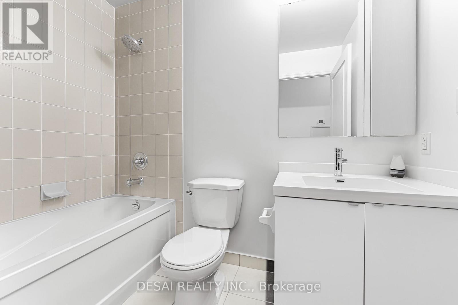2321 - 352 Front Street W, Toronto, ON - Indoor Photo Showing Bathroom