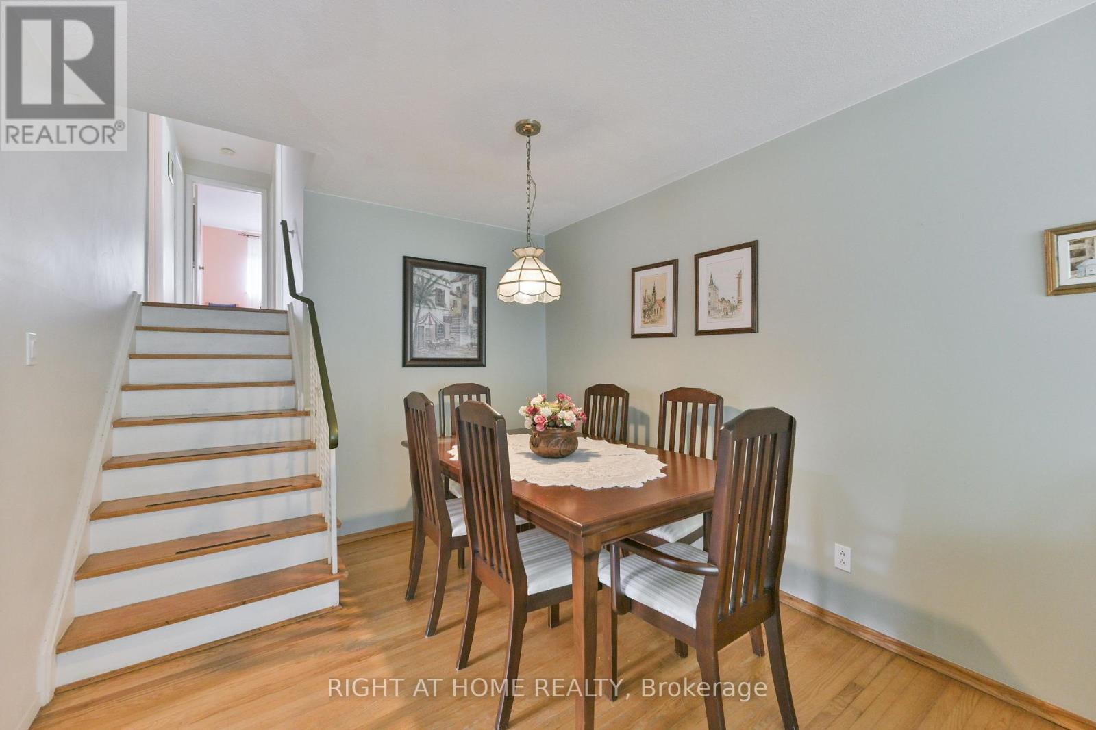 1728 Pickmere Court, Mississauga, ON - Indoor Photo Showing Dining Room