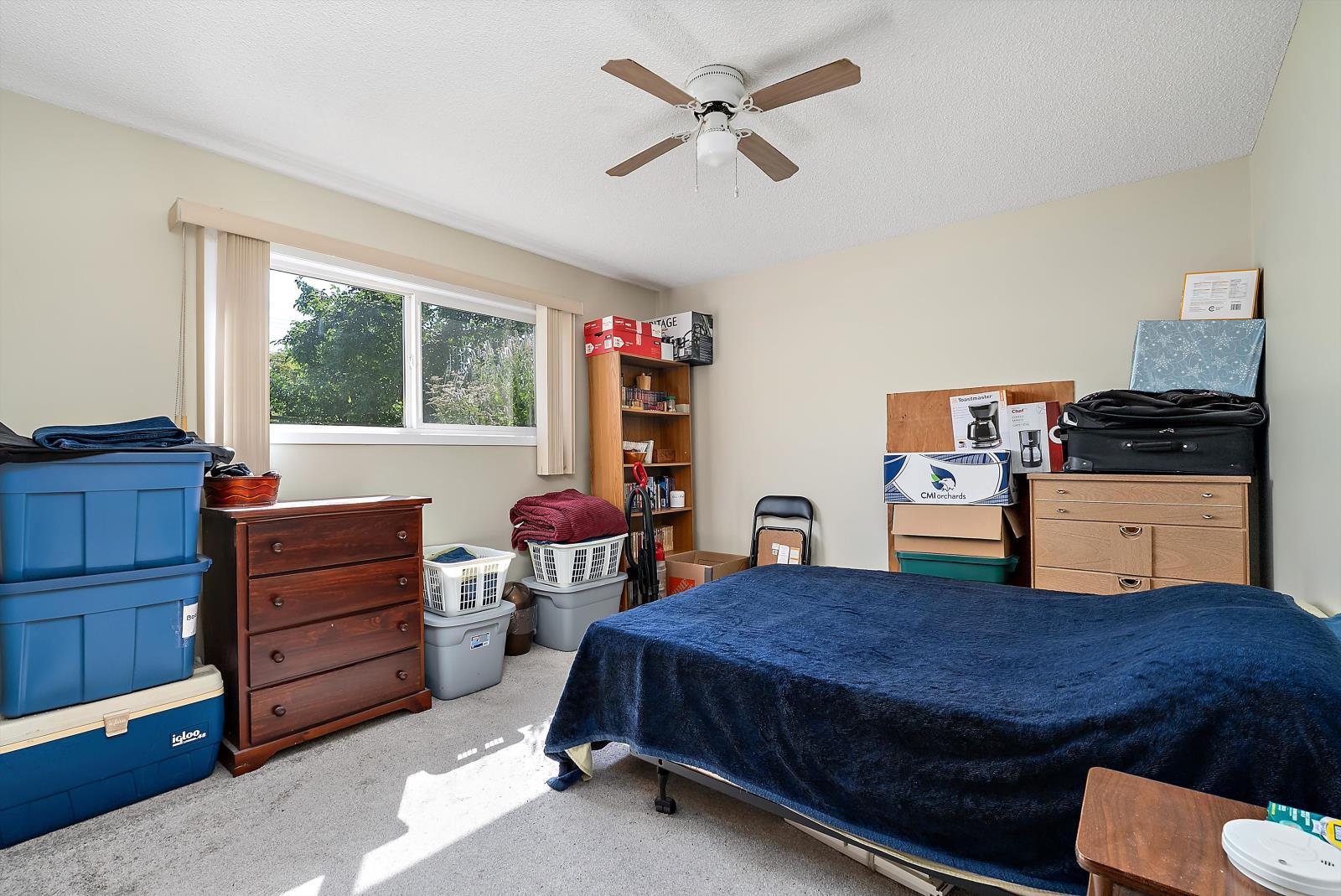 3907 3905 54 Street, Wetaskiwin, AB - Indoor Photo Showing Bedroom