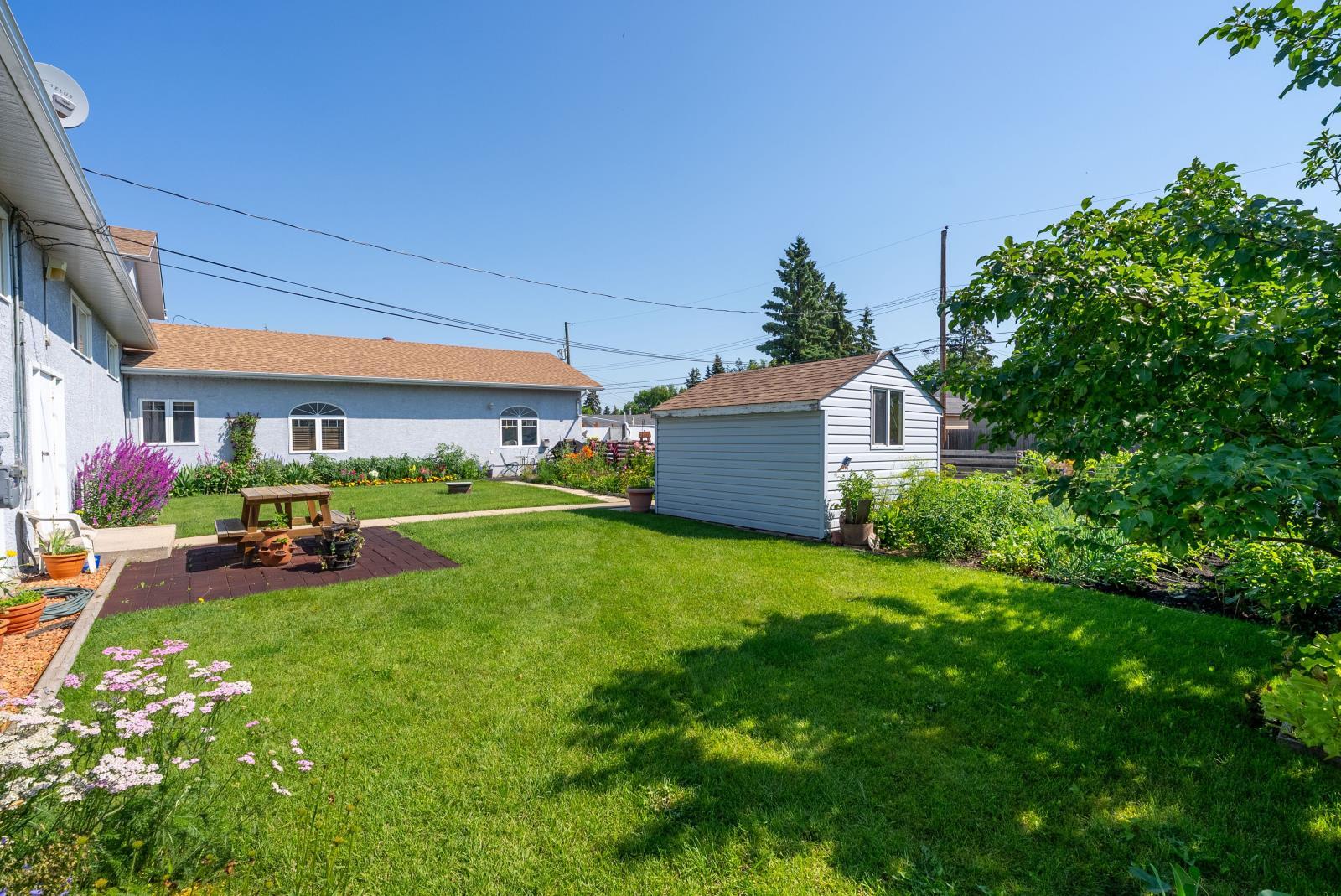 3907 3905 54 Street, Wetaskiwin, AB - Outdoor