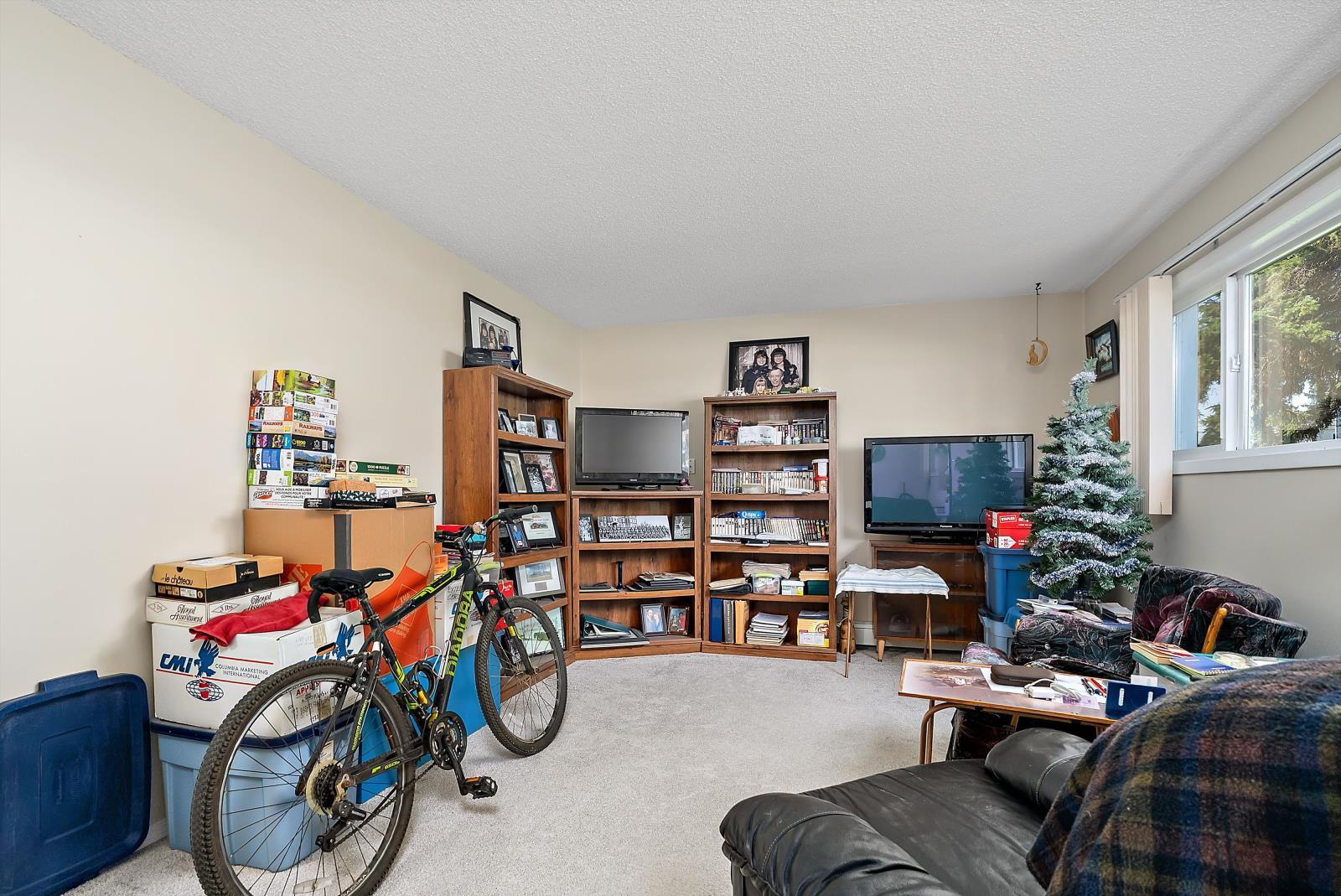 3907 3905 54 Street, Wetaskiwin, AB - Indoor