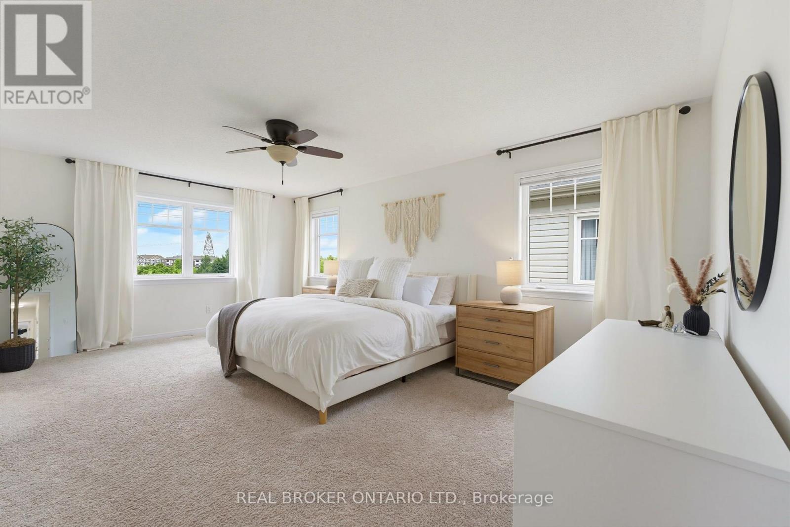 76 Tapadero Avenue, Ottawa, ON - Indoor Photo Showing Bedroom