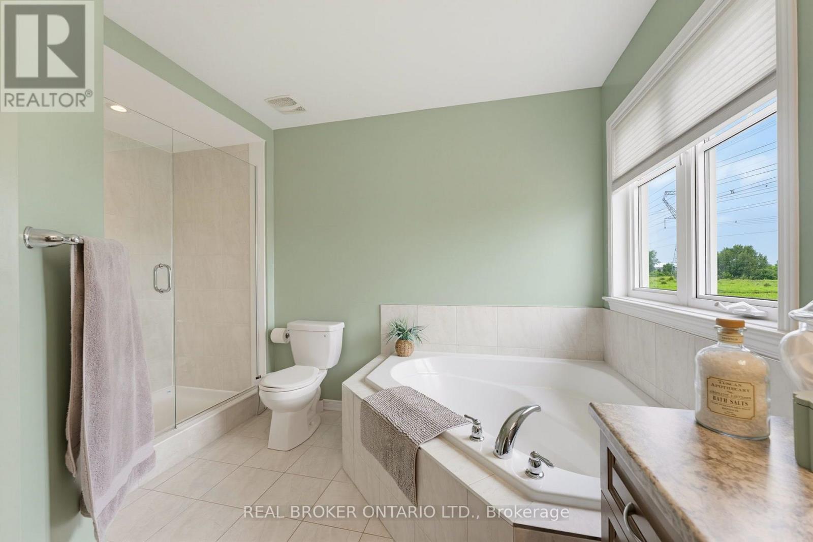 76 Tapadero Avenue, Ottawa, ON - Indoor Photo Showing Bathroom