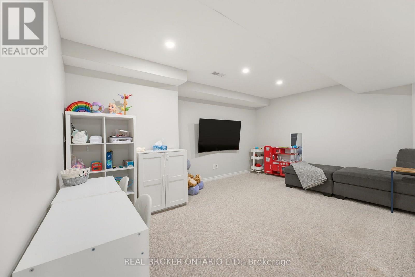 76 Tapadero Avenue, Ottawa, ON - Indoor