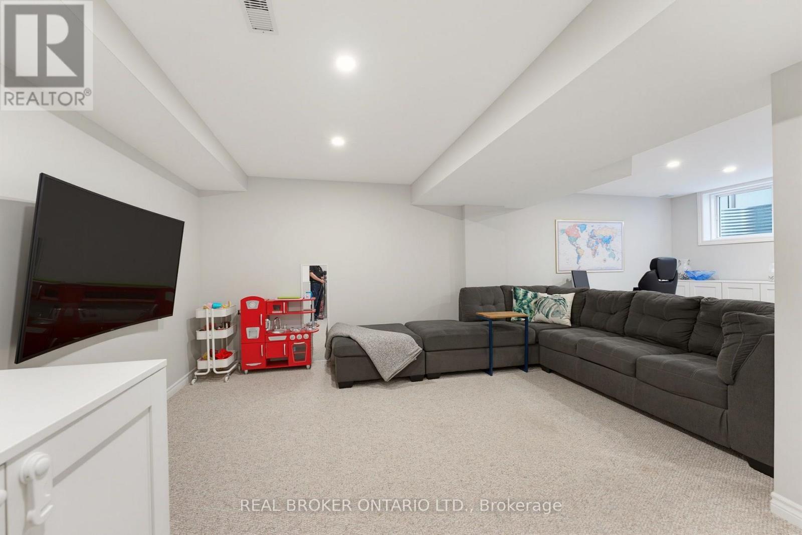 76 Tapadero Avenue, Ottawa, ON - Indoor Photo Showing Basement