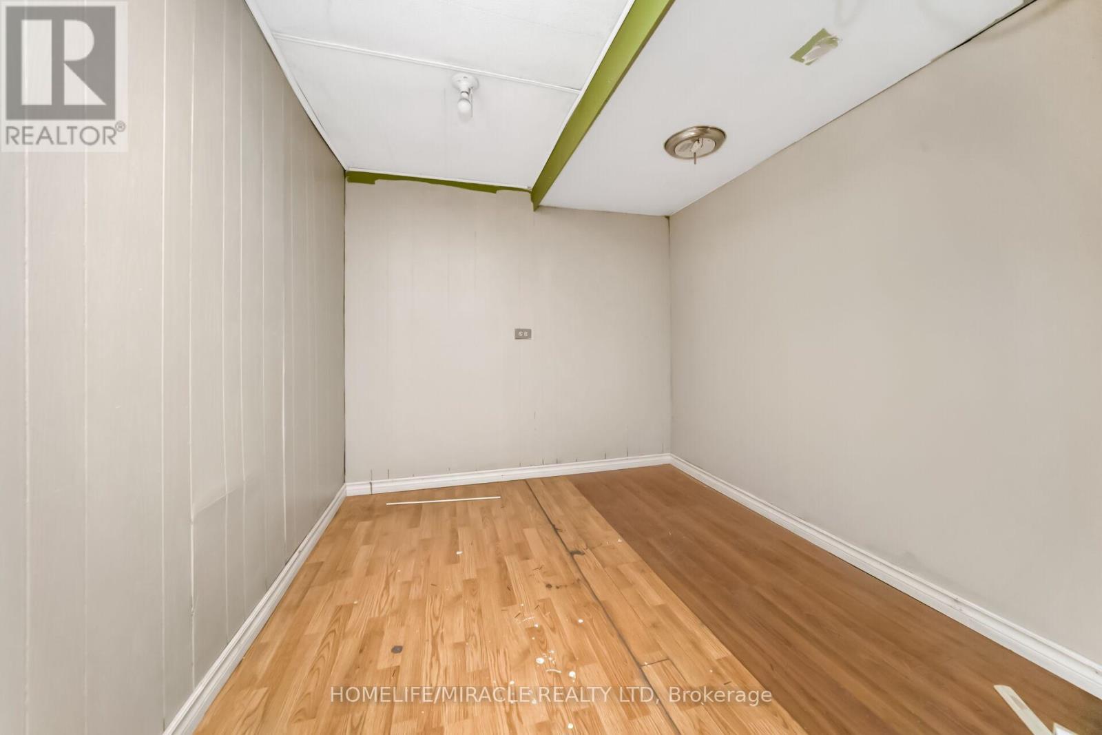 53 Burns Drive, Guelph, ON - Indoor Photo Showing Other Room