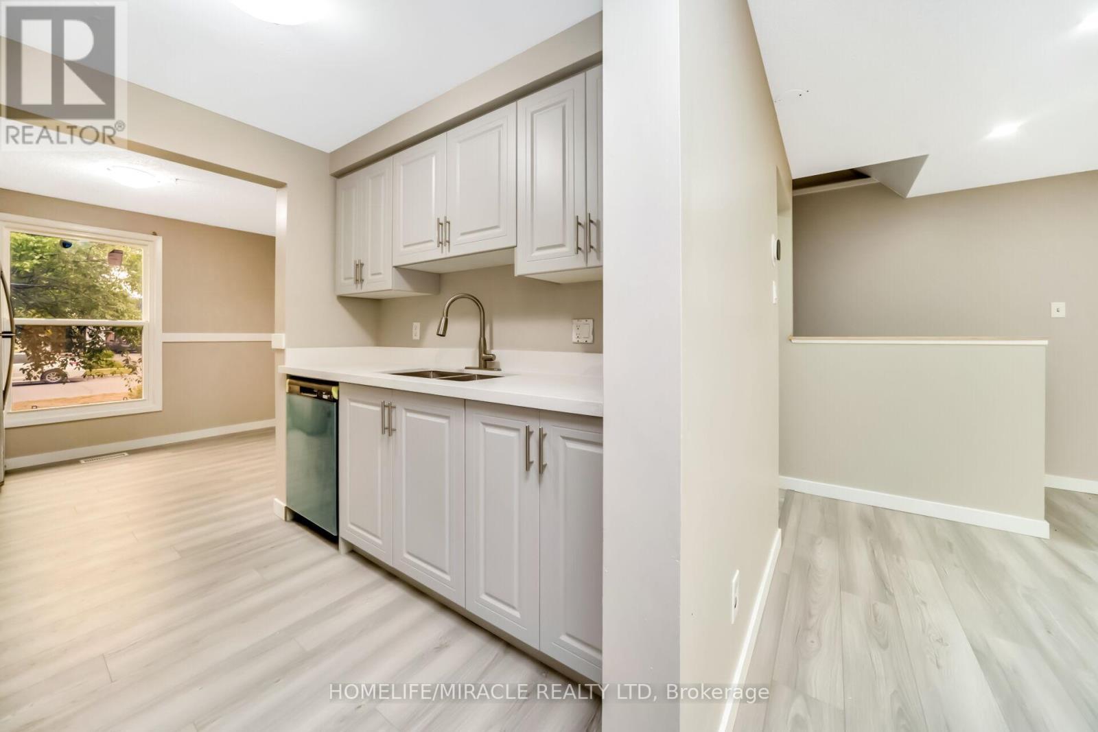53 Burns Drive, Guelph, ON - Indoor Photo Showing Other Room