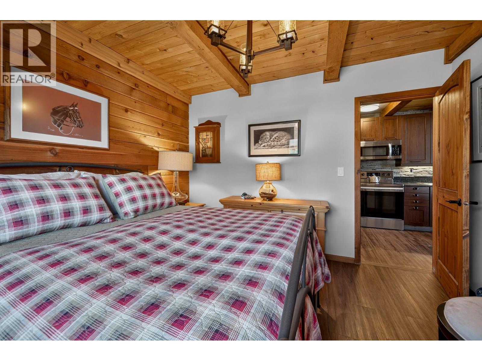 7200 Roche Lake Road Unit# 5A, Kamloops, BC - Indoor Photo Showing Bedroom