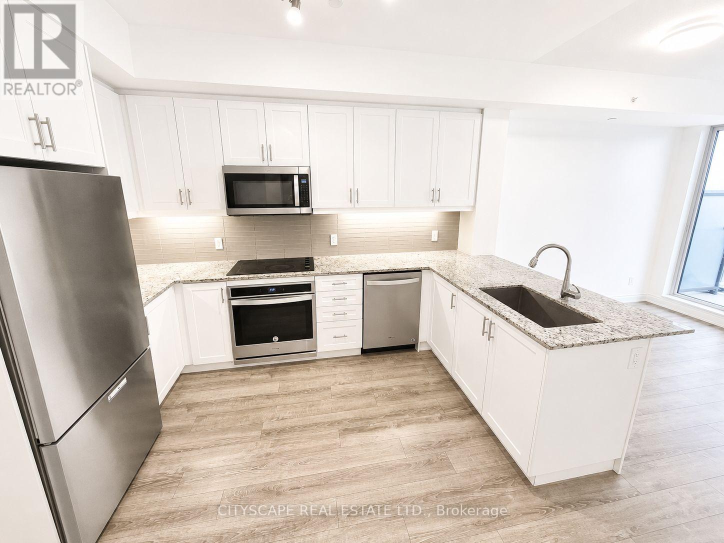 Kitchen - 1003 - 9618 Yonge Street, Richmond Hill, ON - Indoor Photo Showing Kitchen With Upgraded Kitchen