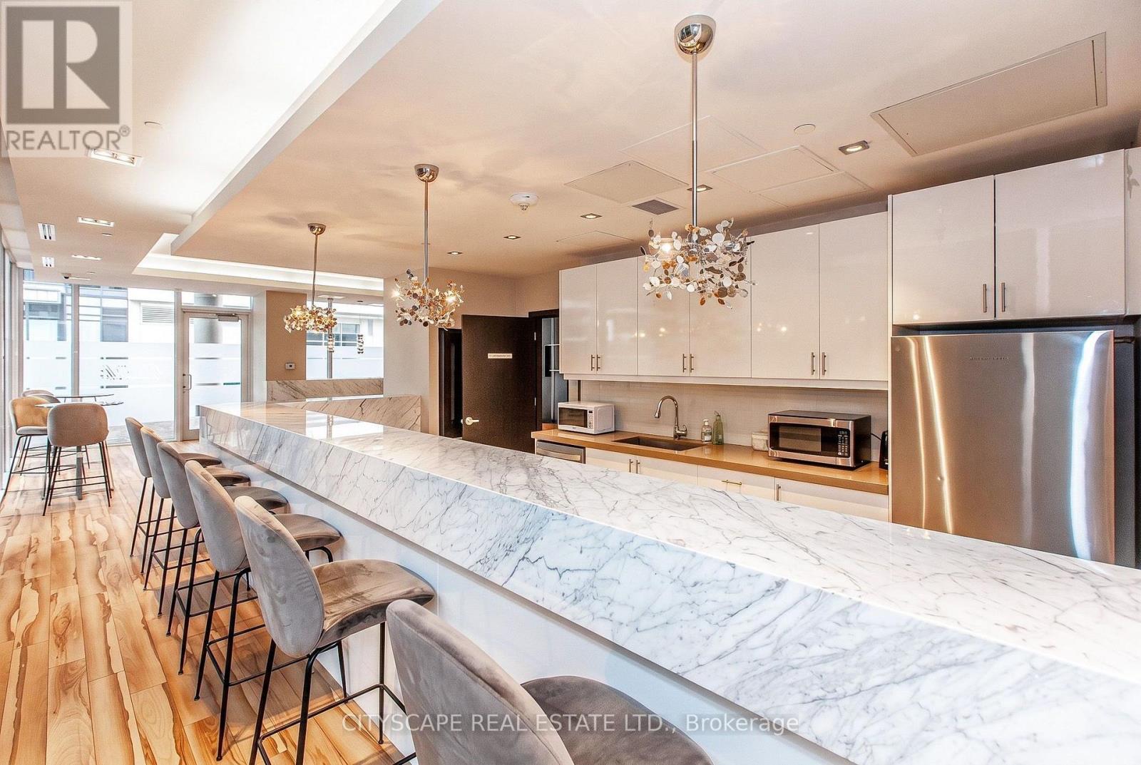 Party room - 1003 - 9618 Yonge Street, Richmond Hill, ON - Indoor Photo Showing Kitchen With Upgraded Kitchen