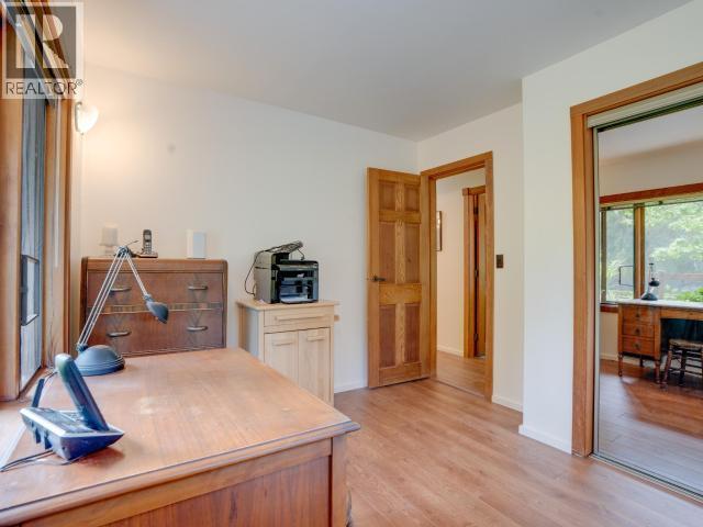 10440 Kelly Creek Road, Powell River, BC - Indoor