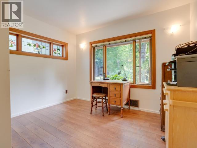 10440 Kelly Creek Road, Powell River, BC - Indoor