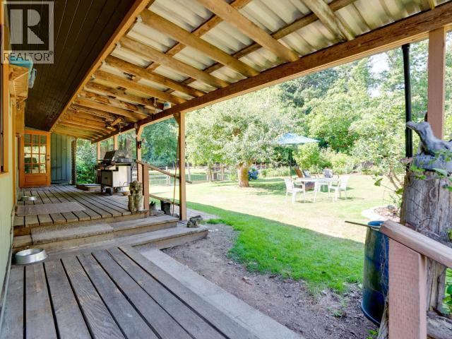 10440 Kelly Creek Road, Powell River, BC - Outdoor With Deck Patio Veranda