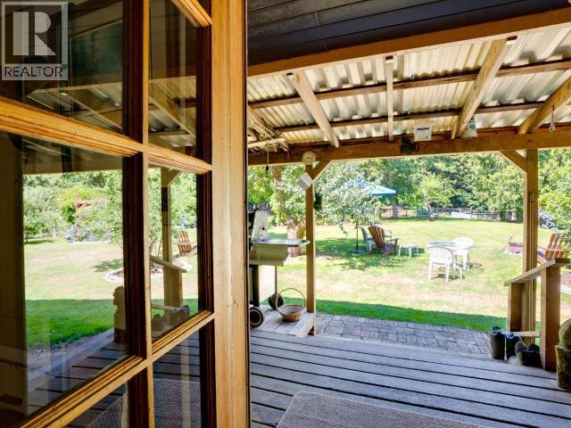 10440 Kelly Creek Road, Powell River, BC - With Deck Patio Veranda With Exterior
