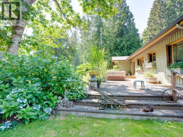 10440 Kelly Creek Road, Powell River, BC - Outdoor