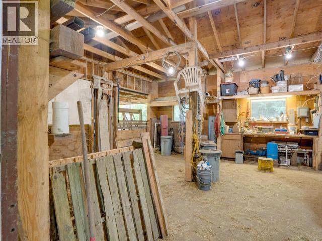 10440 Kelly Creek Road, Powell River, BC - Indoor Photo Showing Basement